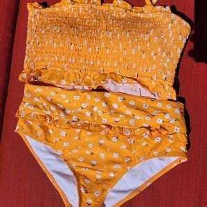 Ruched top and high waisted bottoms swimsuit